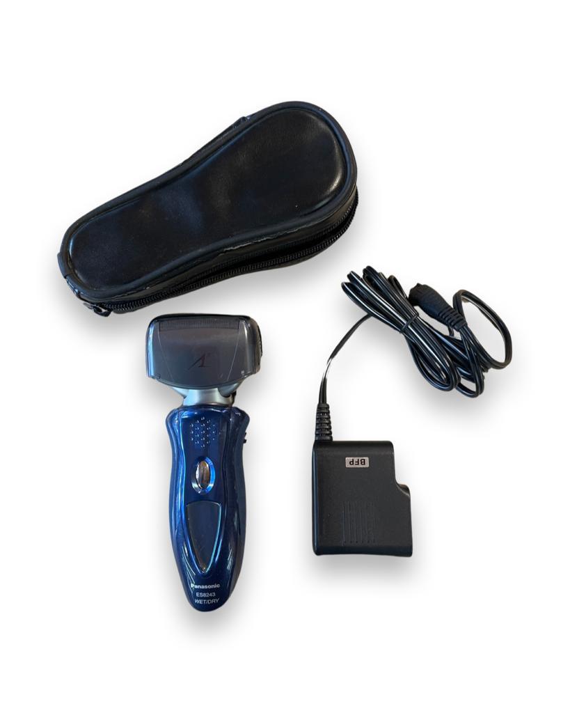 20230614110118.jpg Panasonic Rasoio USATO 4 lame ES8243 - immagine 1